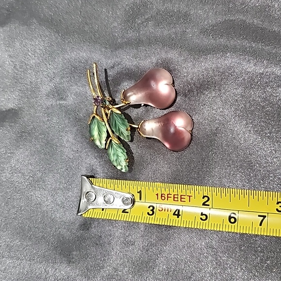 Austrian Collector's Art Glass Floral Pear Pin/Brooch w Crystals in Gold 1940s - Picture 11 of 11